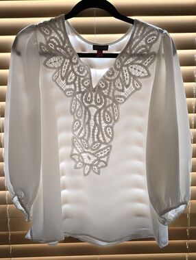 16). Pre-owned  Vince Camuto Women’s Top 3/4 Sleeves Size M